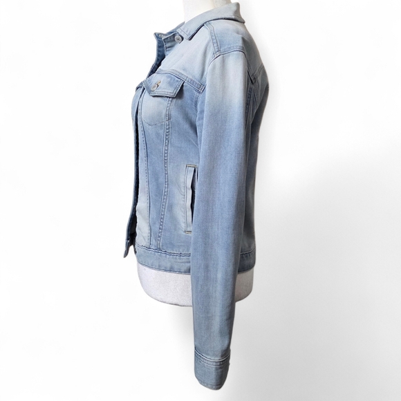 Express Jeans Women's Denim Graphic Jacket - Picture 3 of 8